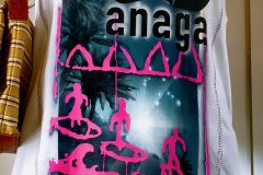 STYLE-ANAGA-SURFEROS-02-TOTAL01-SHIRT-SURFEROS